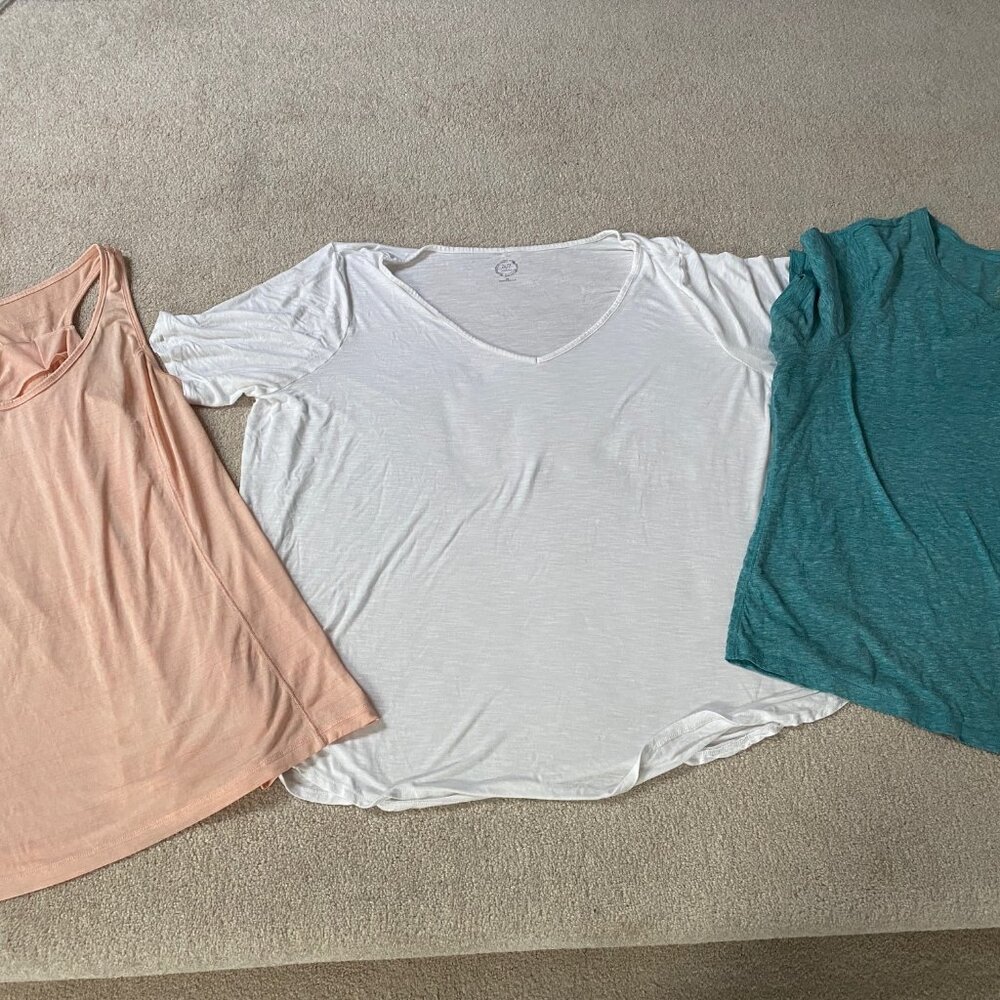 3 Shirts Women's Size 3 xl  White, Peach ,Green